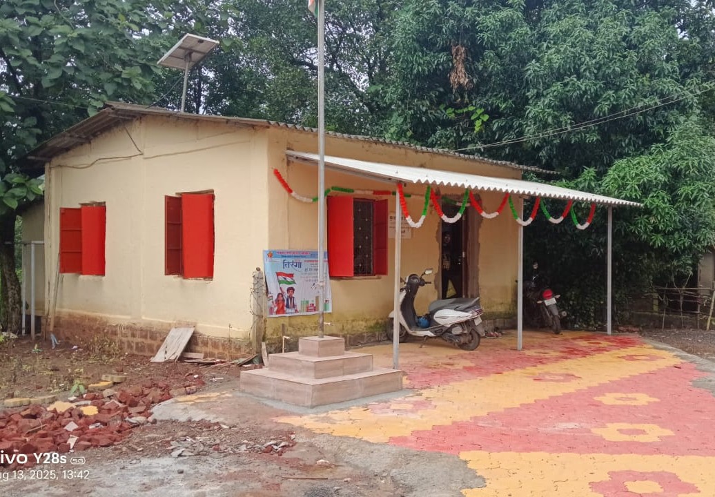 आधुनिक ग्रामपंचायत कार्यालय